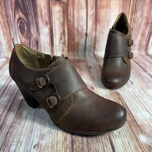 BOC Born CATHLEEEN Size 8 Brown Leather Ankle Boots Zip Booties Block Heel Shoes